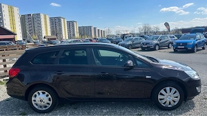 Opel Astra J  1.4i 101cp - imagine 3