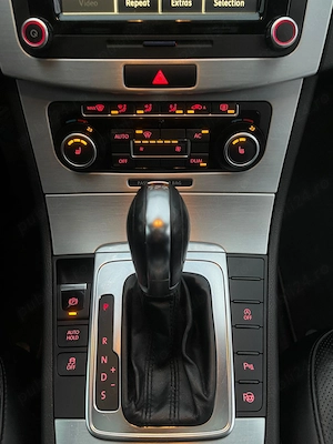 Volkswagen Passat B7 2012 2.0 TDI 170 cai putere 4motion  - imagine 6