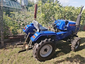 Vand Tractor BizonT20 4x4 la pachet cu plug 2cormane si freza1,25m pret 21.000lei negociabil+utilaje