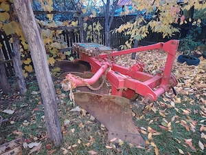 Plug 3 cormene pt tractor intre60 și 80 de cai