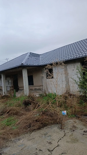 Casă de vânzare botoroaga teleorman centru 30000e negociabil aproape de bucuresti