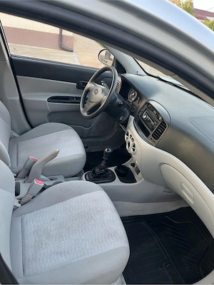 Hyundai Accent - imagine 5