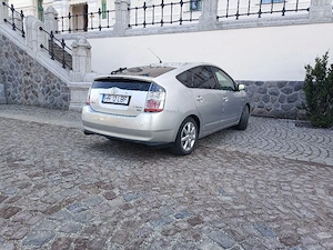 Toyota Prius 2  - imagine 3