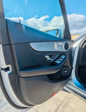 Mercedes c220d fara daune,km reali - imagine 8