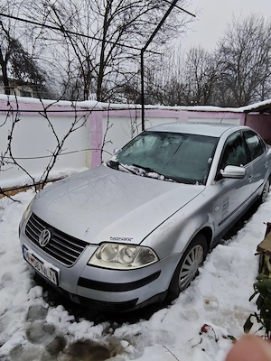 Mașina de vânzare passat b5 2003 