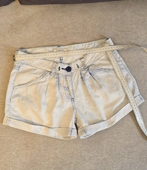 Pantaloni Scurți Denim Acid Wash   Model cu Pense și Talie S