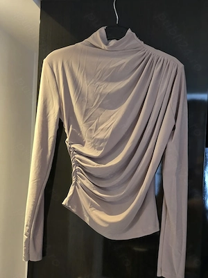 Bluză NOUA Elegantă Nude cu Guler Înalt mărime S