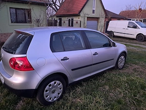 Volkswagen Golf 5 1.4 Benzina - imagine 2