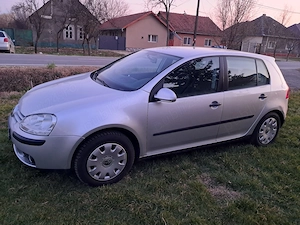 Volkswagen Golf 5 1.4 Benzina - imagine 4