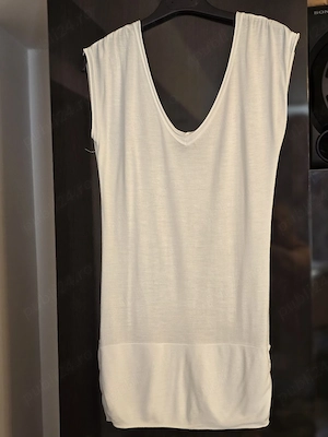 Top Alb cu Decolteu în V Mărime S