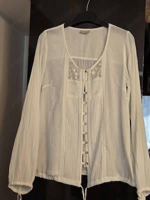 Bluză Albă Stil IE  bumbac Fin cu Detalii Brodate și Dantelă mărime M