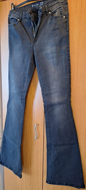 Blugi NOI damă evazați AMISU mărimea 32   stil modern