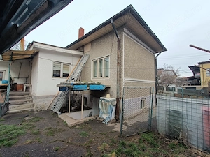 Proprietar, vând teren 532 mp cu casă, zonă centrală Rm. Vâlcea (zona A) - imagine 2