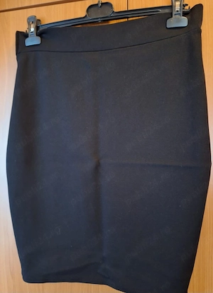 Fustă neagră elegantă, croi drept   mărime M