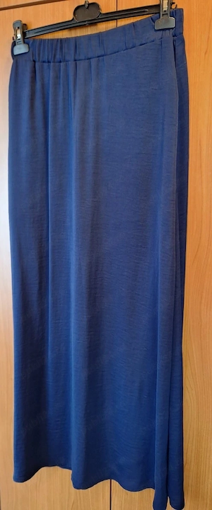 Fustă lungă Stradivarius, mărime M, din voal premium, albastru elegant, croi flui