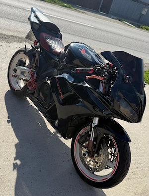 Vând CBR.1000 RR Honda 