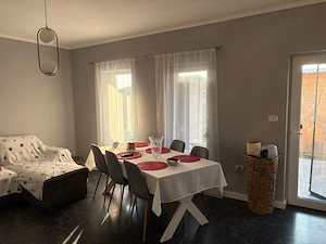 Vand jumatate de duplex in Sag,zona Manastire la 10 minute de shopping city Timisoara