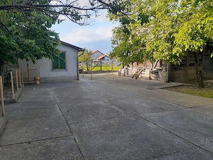 Proprietate în Nădlac: casă 5 camere + teren 892 mp + 1076 mp