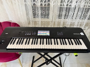 Vând Korg Nautilus