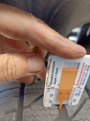 Set de 4 jante tabla 225 70 15 C cu anvelope Wiking M&S - imagine 3