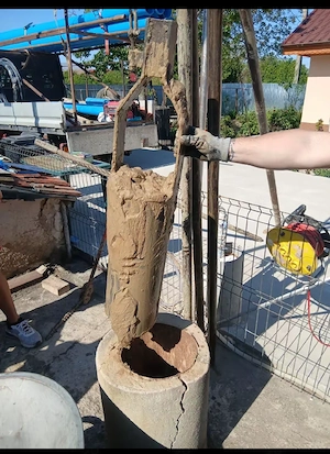 Executam foraje puturi