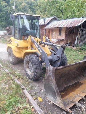 încărcător frontal Volvo l30 - imagine 5