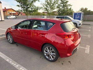 Vand Toyota Auris hybrid , uniq proprietar - imagine 2