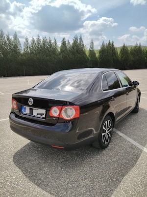Volskwagen Jetta  - imagine 4