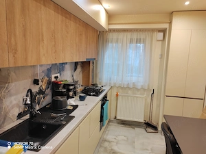 vand apartament 3 camere decomandat ,parter ,zona nord bacau - imagine 3