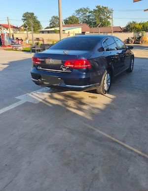 Vând Vw Passat B 7 2.0 Tdi   - imagine 2