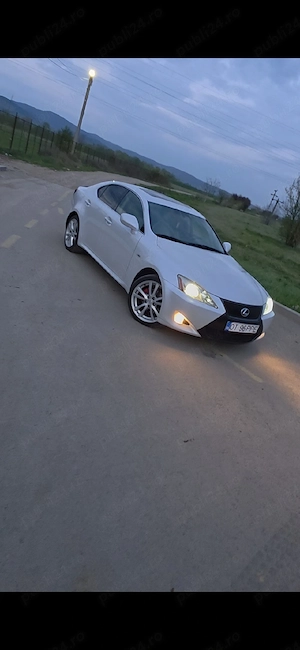 Lexus IS220D 