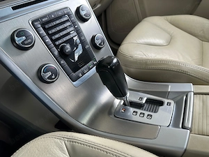 Volvo XC60 2.0 Diesel 163 CP An 2011 - imagine 16