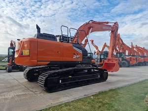 Excavator Mediu ZX 210 LC Nou si SH oferte pe baza de vizionare - imagine 4