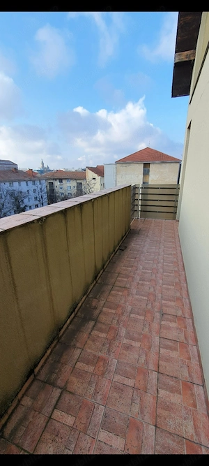 Apartament  3 camere Nou Central de vânzare 