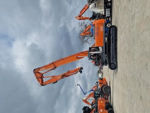 Excavator Mediu ZX 350 Nou si SH oferte pe baza de vizionare