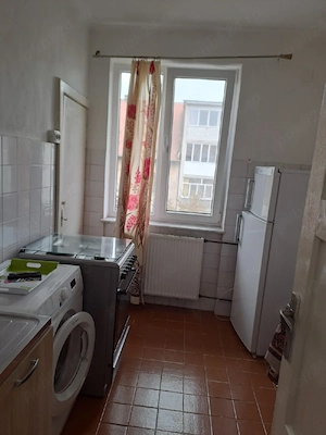 Închiriez apartament 2 camere decomandate în zona Bălcescu  - imagine 4