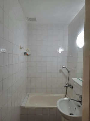 Închiriez apartament 2 camere decomandate în zona Bălcescu 