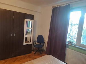 Închiriez apartament 2 camere decomandate zona Bălcescu 