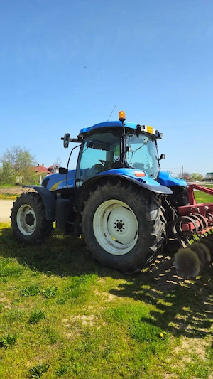  Vând tractor New Holland T6070   un singur proprietar, cumpărat nou prin dealer oficial NHR - imagine 6