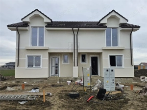 Duplex 4 camere - dormitor la parter - bucatarie inchisa - canalizare