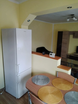 închiriez apartament  - imagine 5