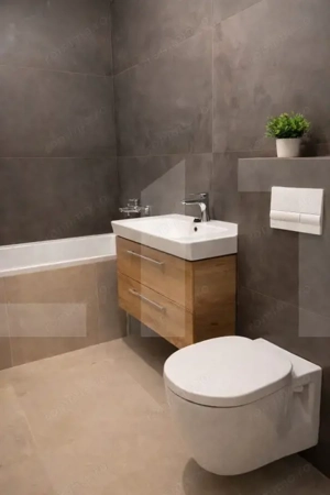 Casa de inchiriat- 4 camere - doua băi-prima inchiriere - imagine 13