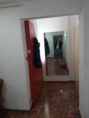 Apartament 1 camera ETAJ 1 cu balcon amenajat centrala Aradului langa Piata Verde - imagine 3