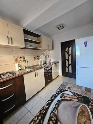  Apartament 3 camere decomandat | Etaj 1 | 2 balcoane - imagine 3