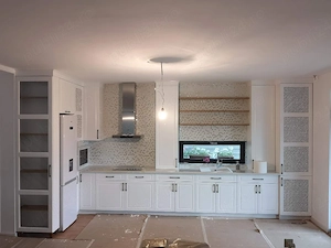 Mobilă la comandă si montaje profesionale