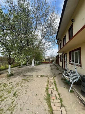 Casă în Malu Mare, teren 2354 mp,curte mare și potențial extindere - imagine 2