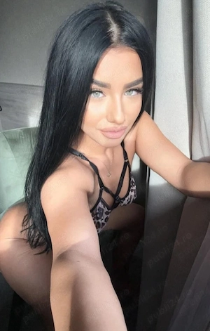 Cei mai frumosi ochii, Noua sunt reala singura in locatie  - imagine 1