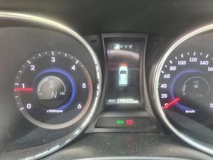 Hyundai Grand Santa Fe 2,2 CRDI 6 locuri - imagine 2