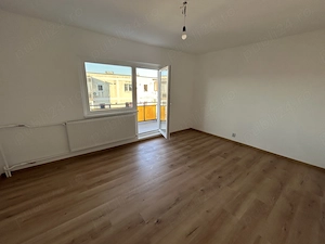 Vand apart.1 cam.situat in Micalaca,str.Vaslui,st. 50 mp,et.4 din 4,modern