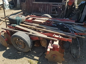 Vând ,,Tractor Universal 445 DTC" - imagine 3